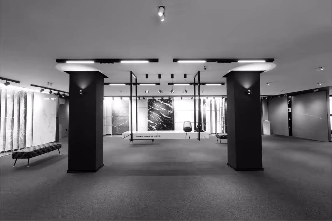 استخدام در ستاره شمال زرفام